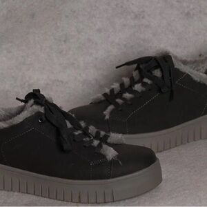 Cozy Gray Fur-Lined Sneakers size 8 worn once